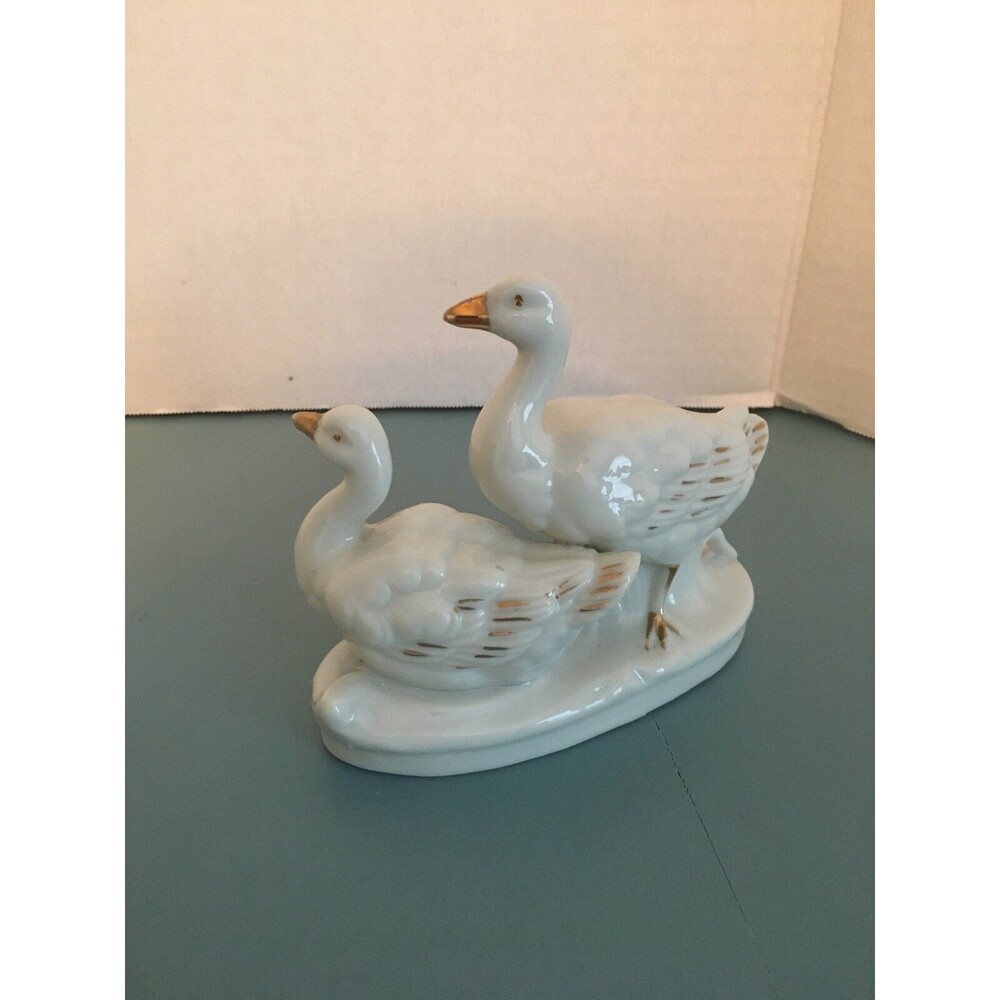 Vintage Porcelain White Gold Pair Of Ducks Figurine Japan